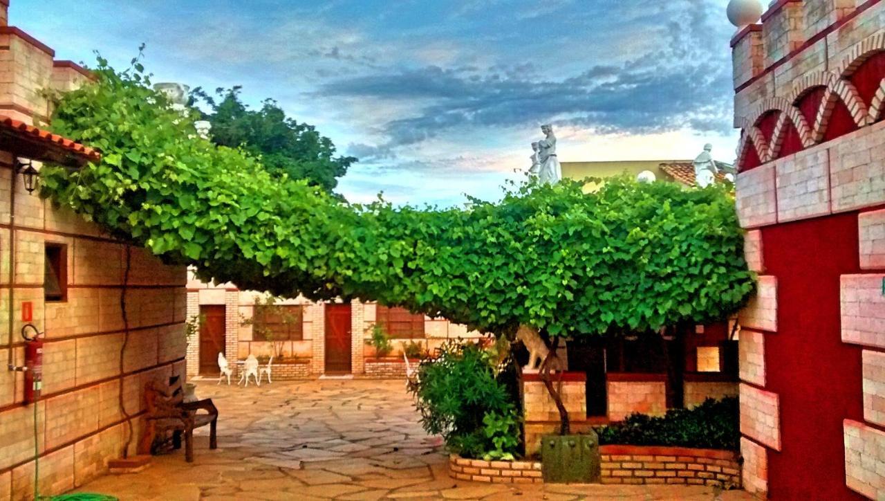 Pousada Al Castello Di Giulietta E Romeo Pirenópolis Exterior foto